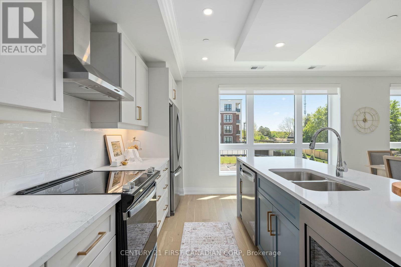 Property Photo:  1975 Fountain Grass Drive 204  ON N6K 0M3 