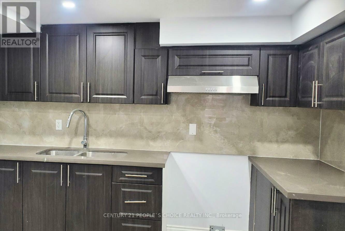 Property Photo: 66 Hadfield Circle ON L6R 0N6