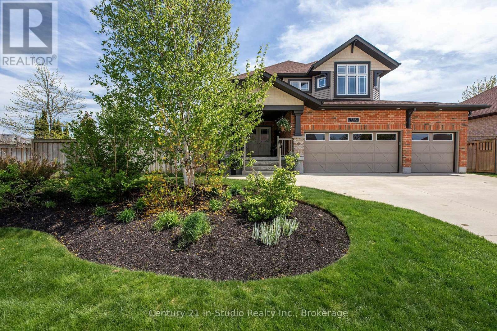 Property Photo: 898 Sumpton Street ON N0H 2C2