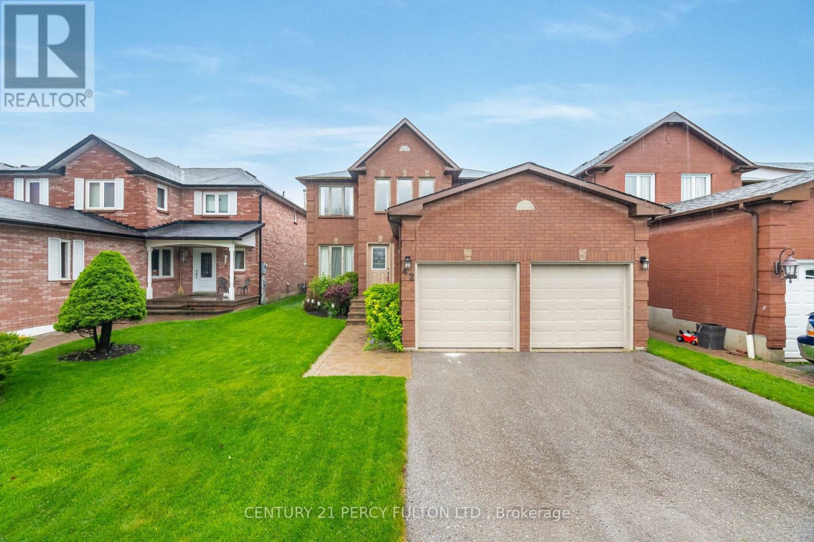 Property Photo:  42 Bennett Avenue  ON L1T 3R8 