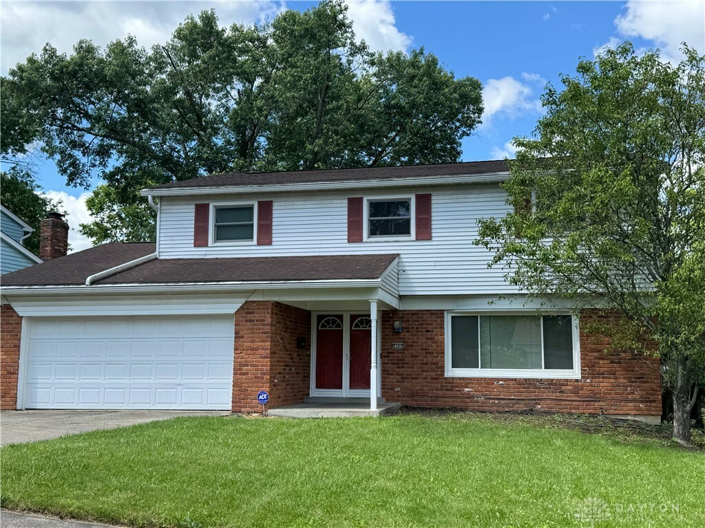 Property Photo:  1121 Gracewind Court  OH 45231 
