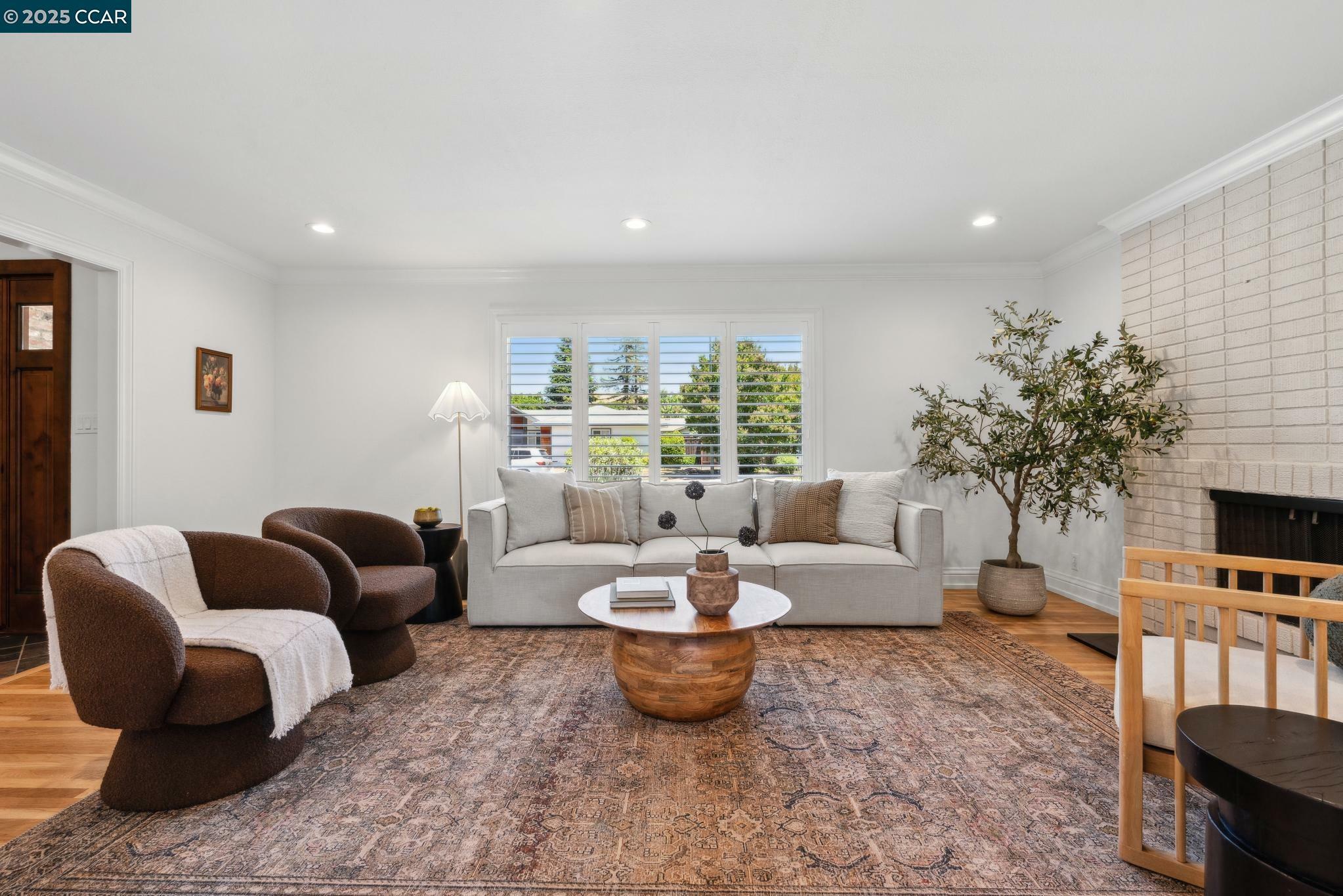 Property Photo: 651 Wintergreen Ln CA 94598