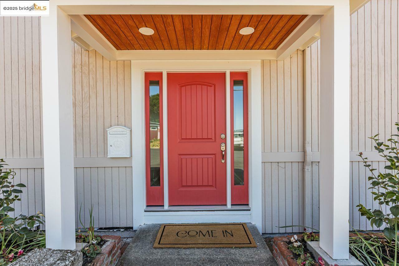 Property Photo: 539 Golden Gate Ave CA 94801
