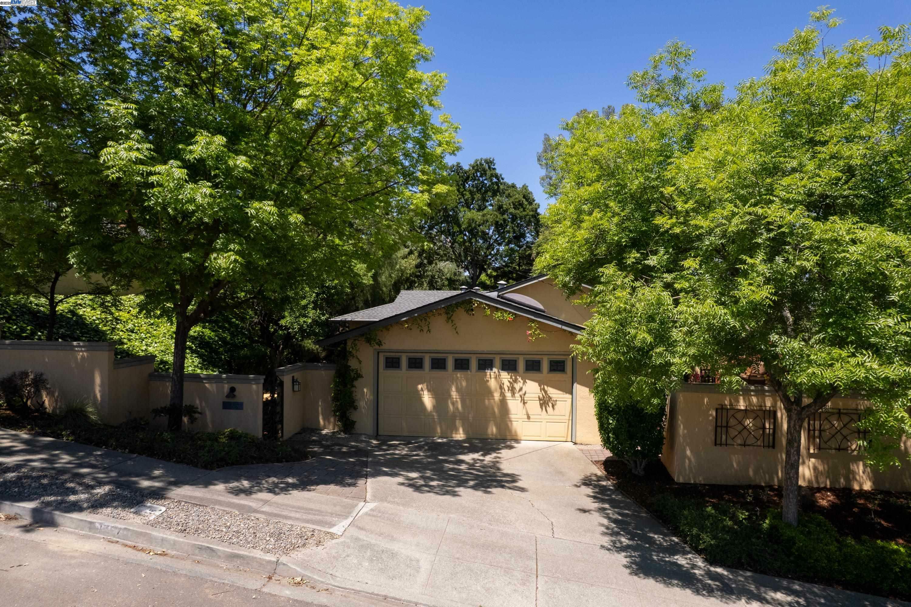 Property Photo: 4457 Linda Way CA 94566