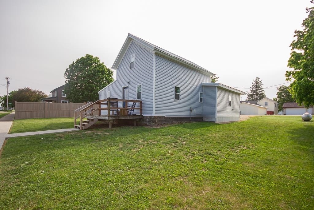 Property Photo: 303 Summit Street IA 52321