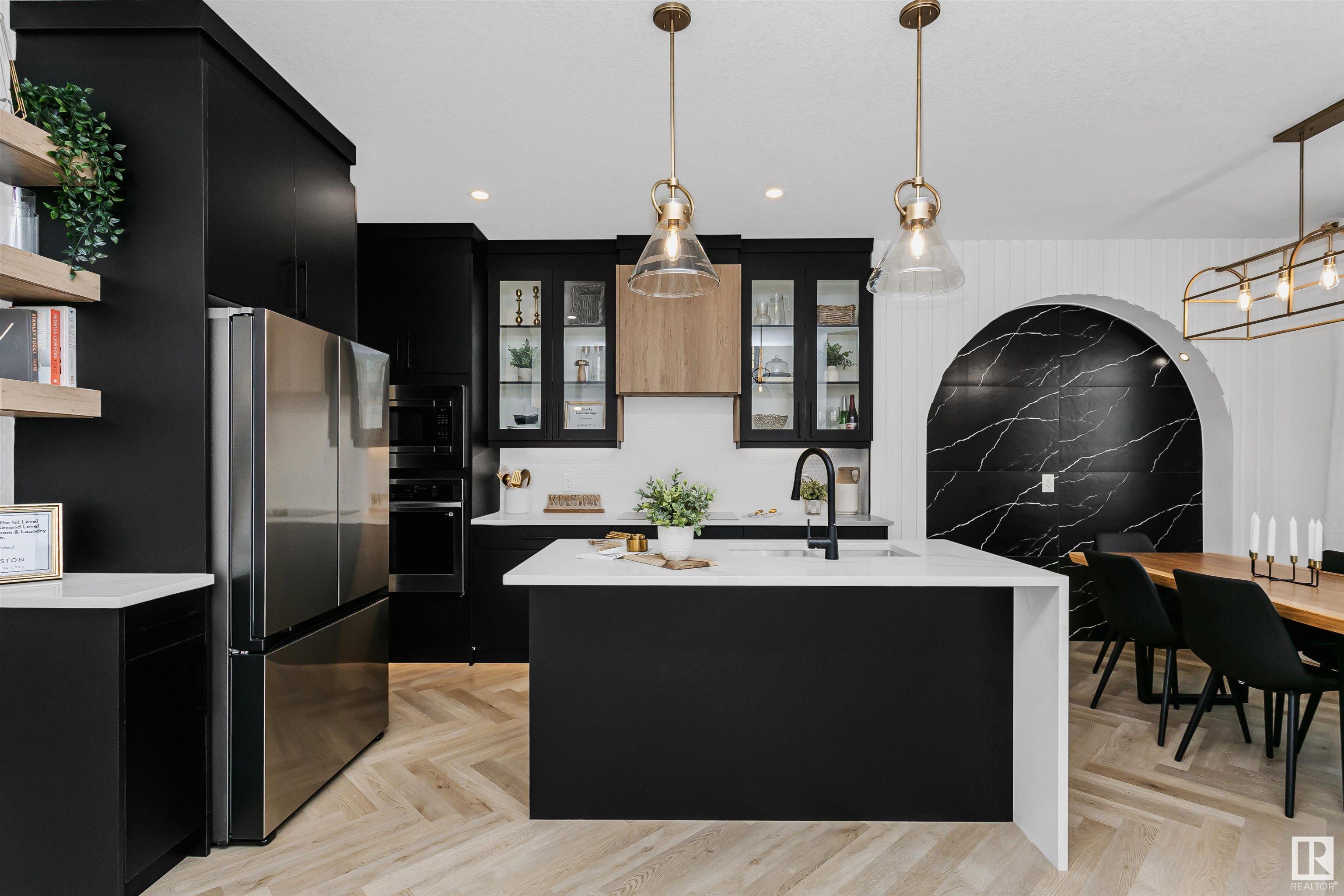 Photo de la propriété:  4102 67 Street  AB T4X 3E9 