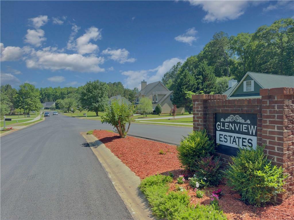 Property Photo: 202 Glenview Trail GA 30224