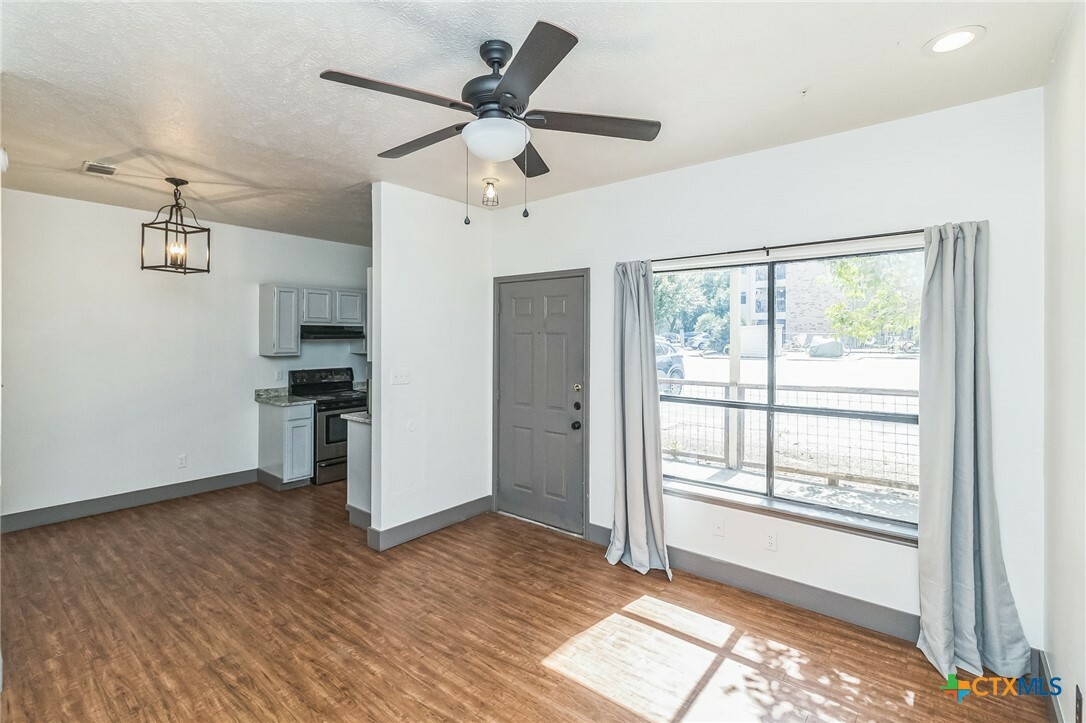 Property Photo: 421 W San Antonio Street H1 TX 78666