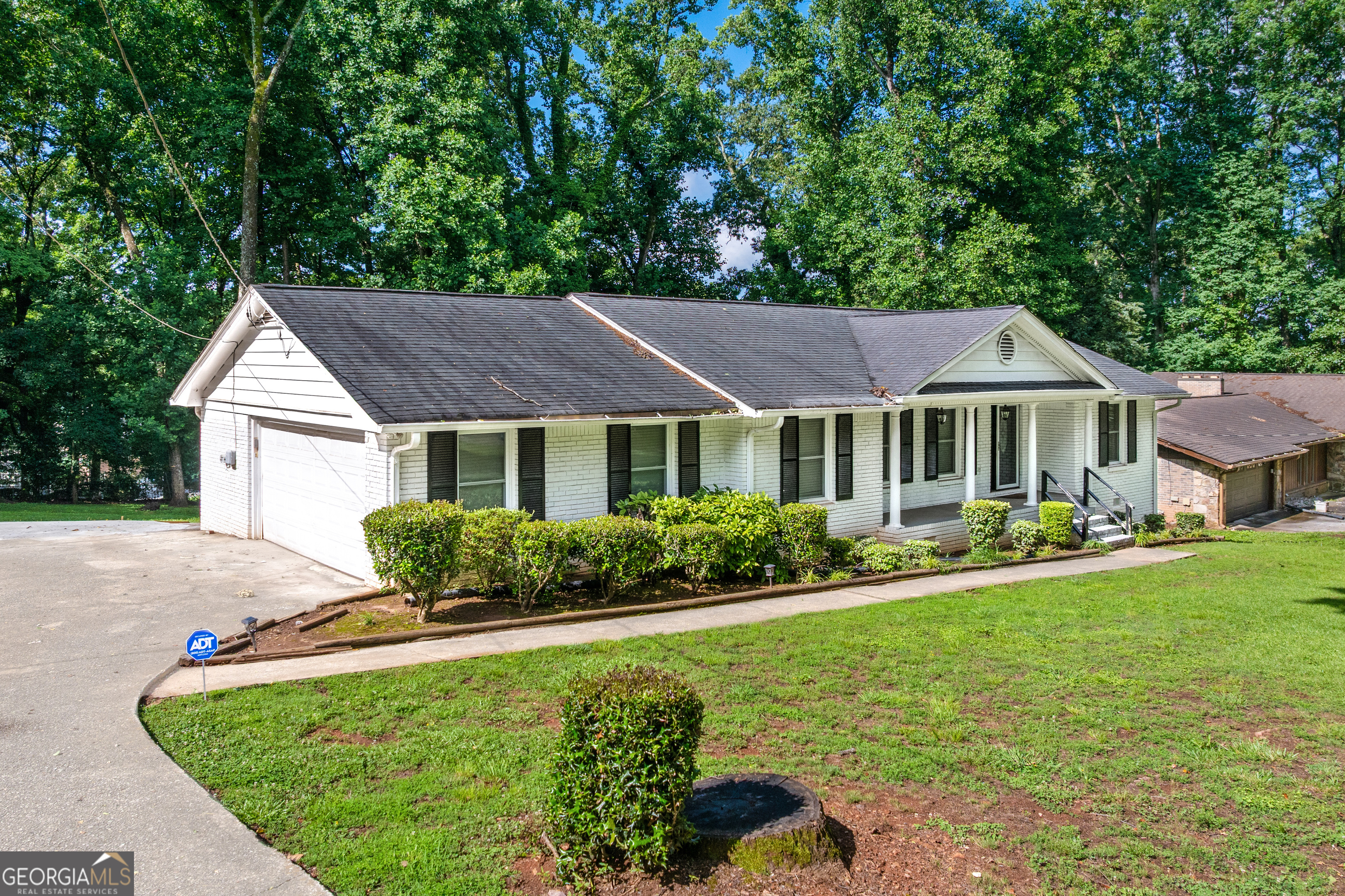 Property Photo: 3210 Roseheath Lane GA 30038