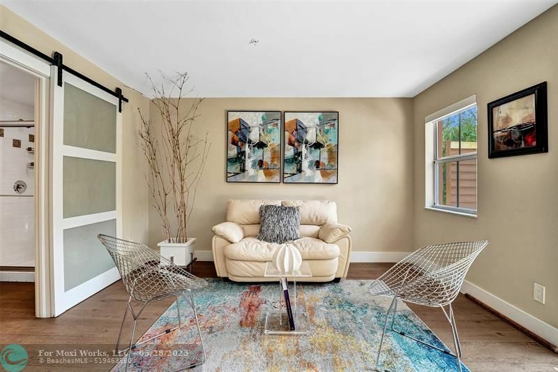 Property Photo: 619 NE 8th Ave 619 FL 33304