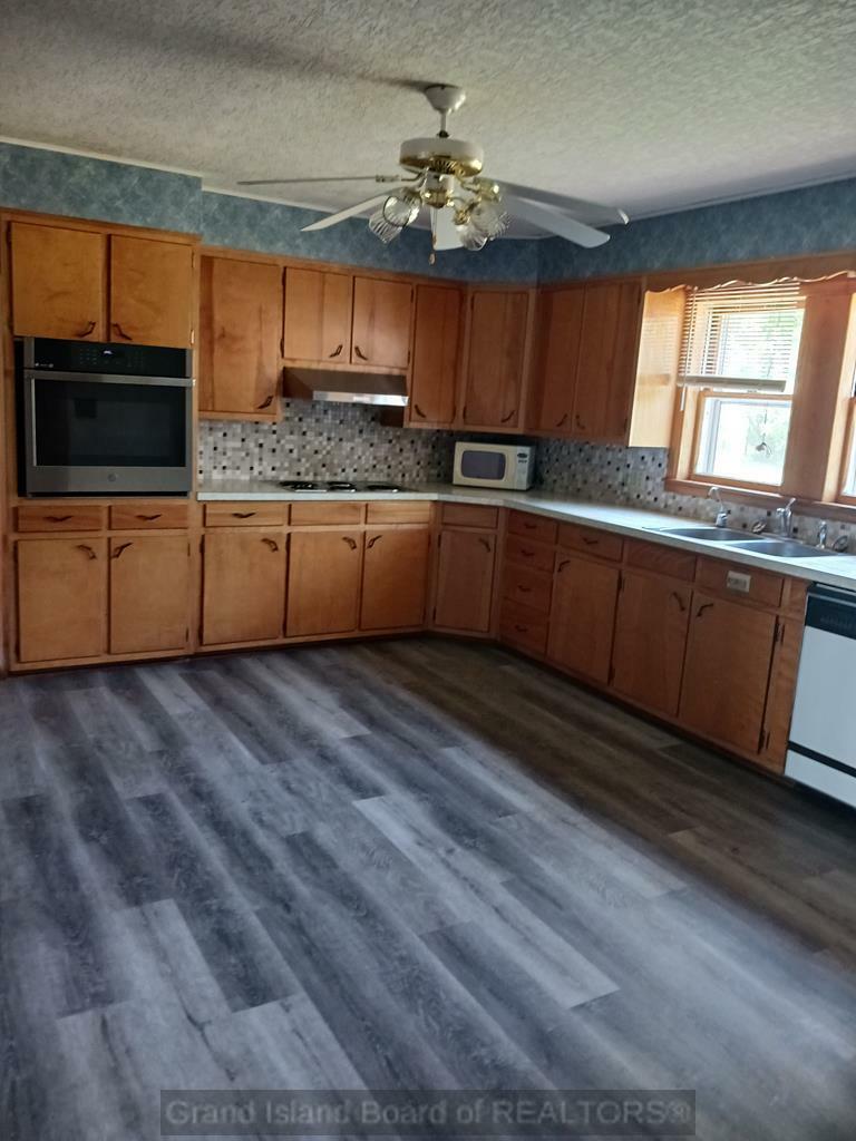 Property Photo: 32491 Road S NE 68818