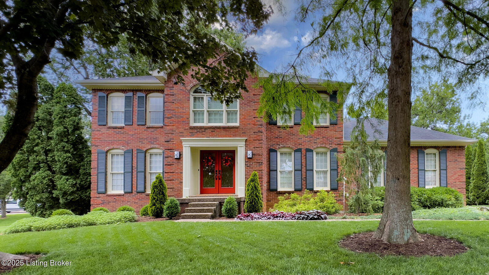 Property Photo: 11003 Fox Moore Ct KY 40223