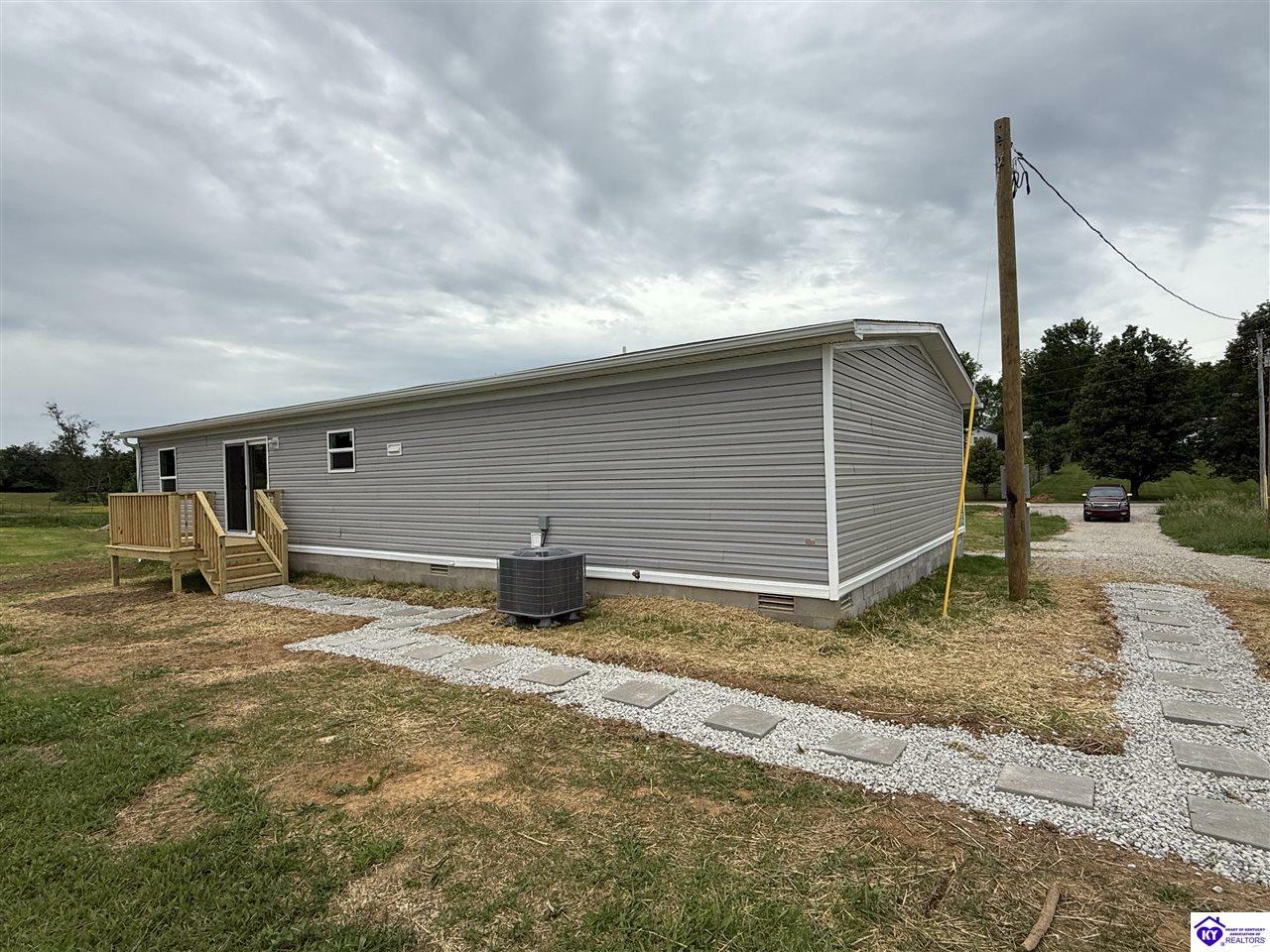 Property Photo: 42 Blue Jay Road KY 40175