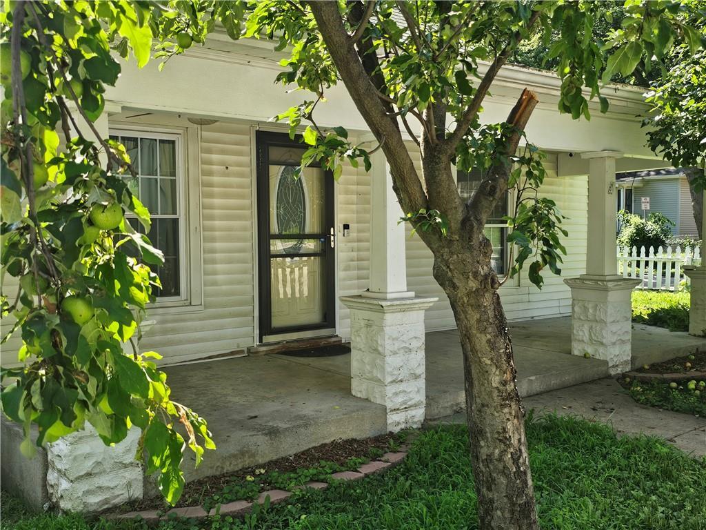 Property Photo:  614 S 7th Street  KS 66002 