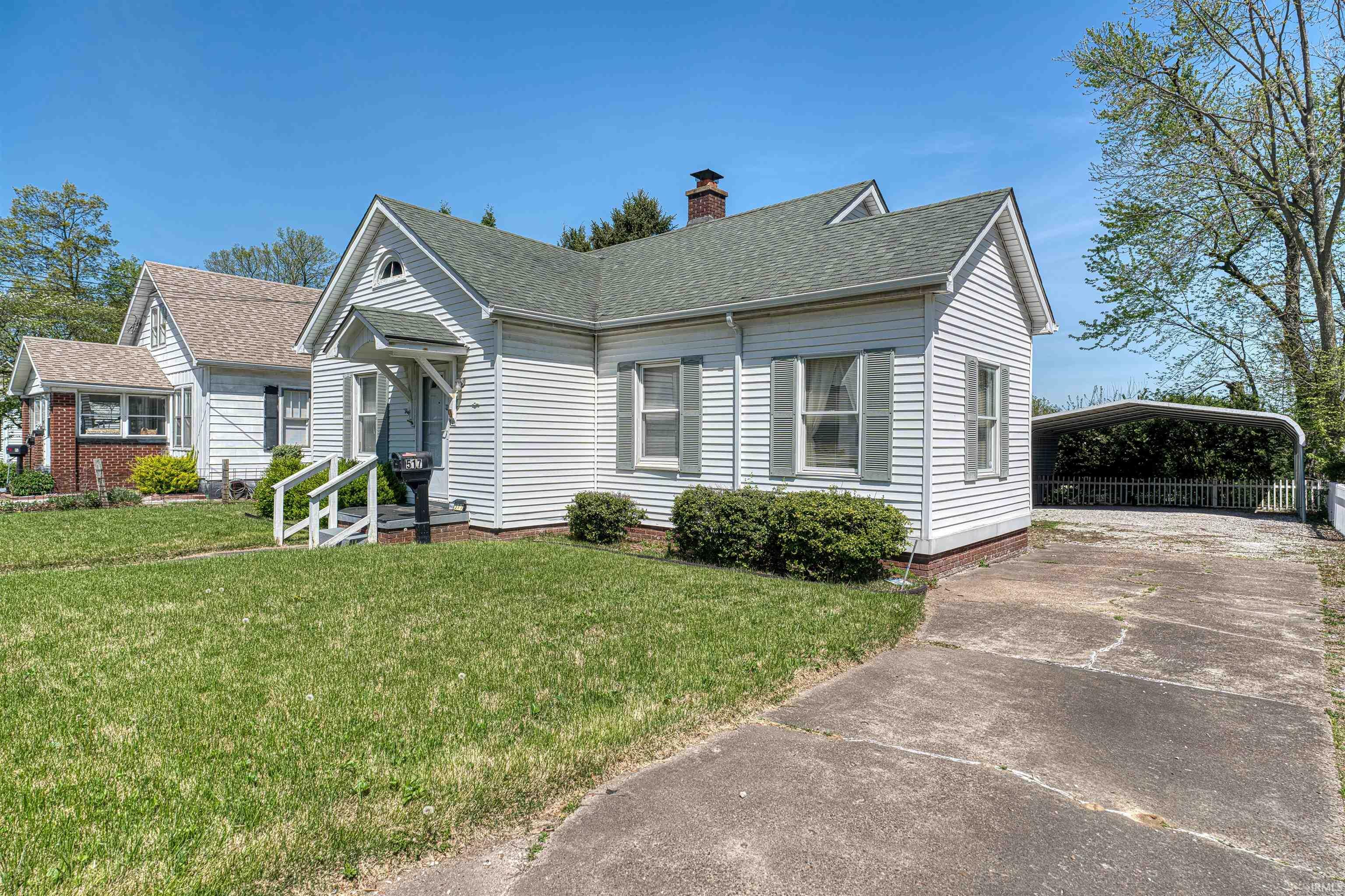 Property Photo: 517 W Locust Street IN 47601-1527