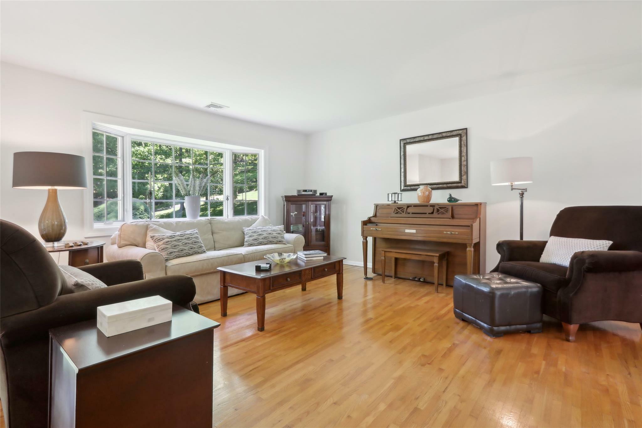 Property Photo: 565 Millburn Court NY 10989