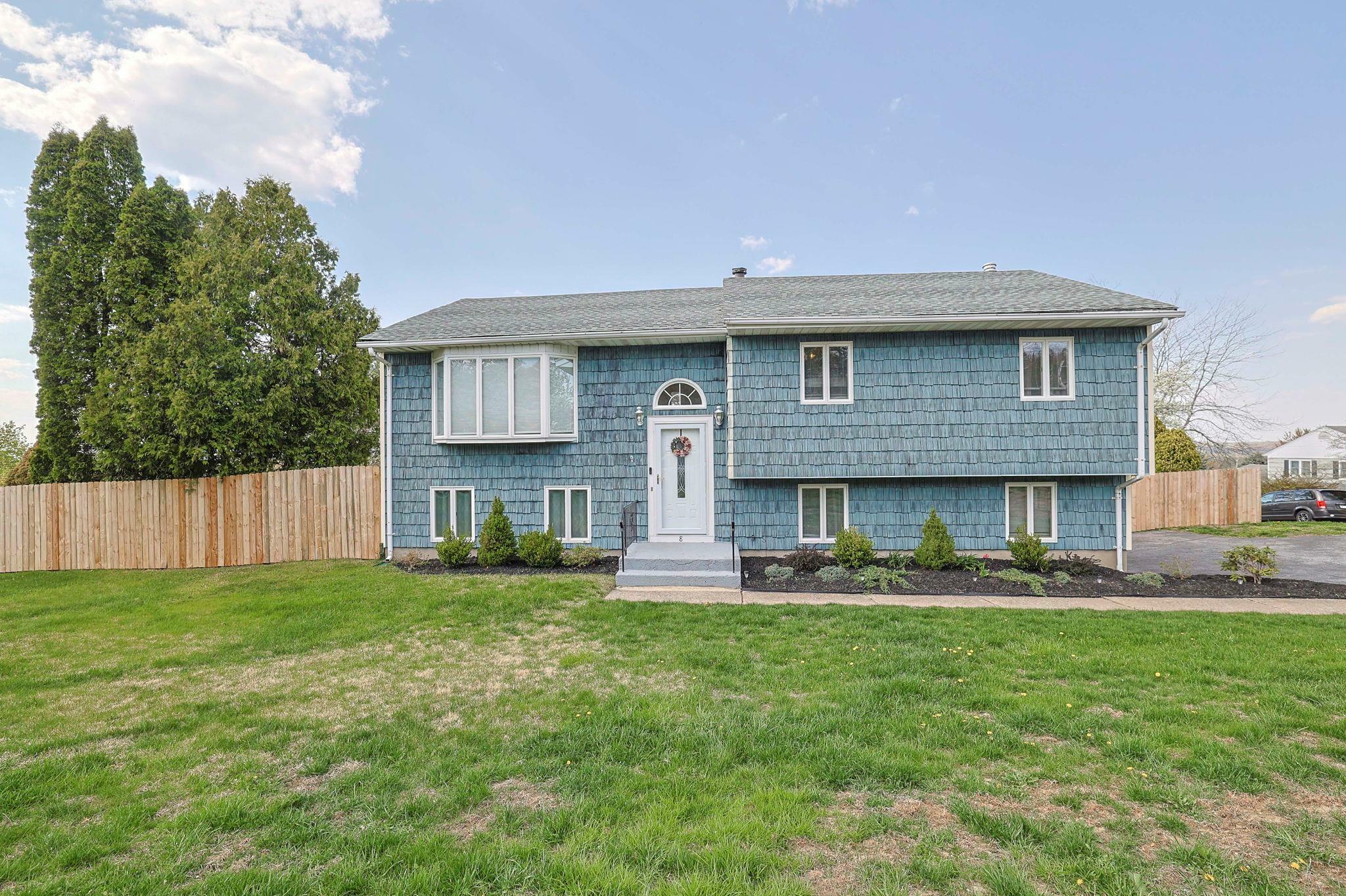 8 Country Lane  Warwick (Village) NY 10990 photo