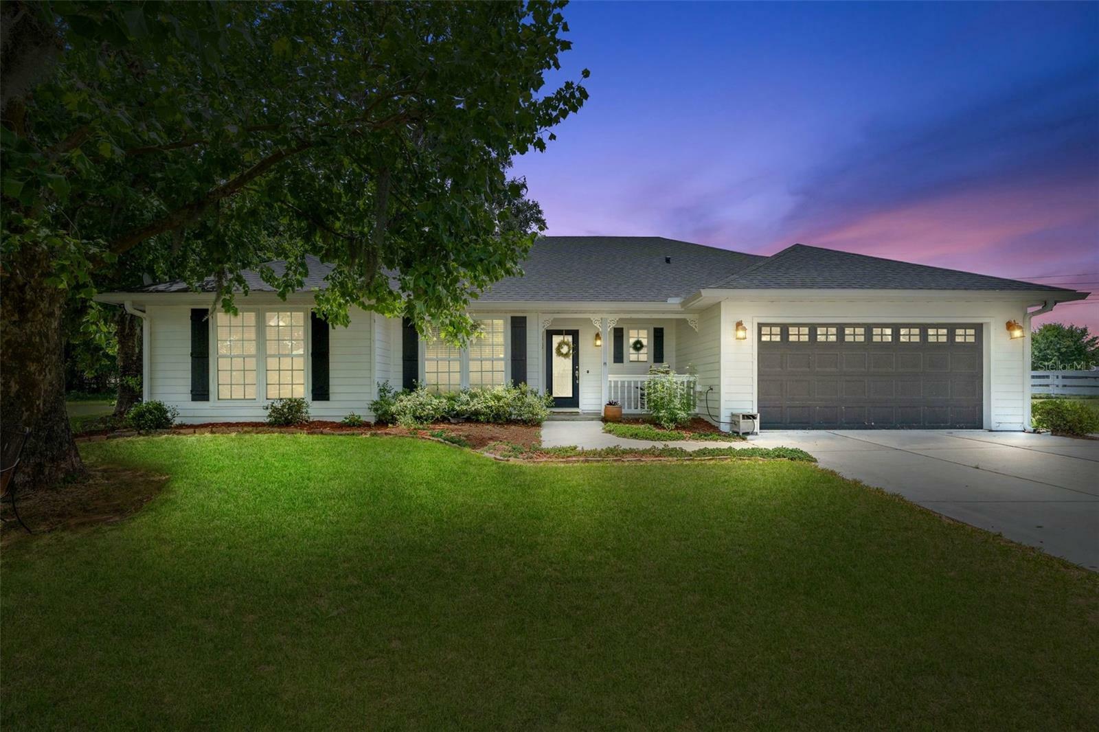 Property Photo: 25477 NW 174th Place FL 32643