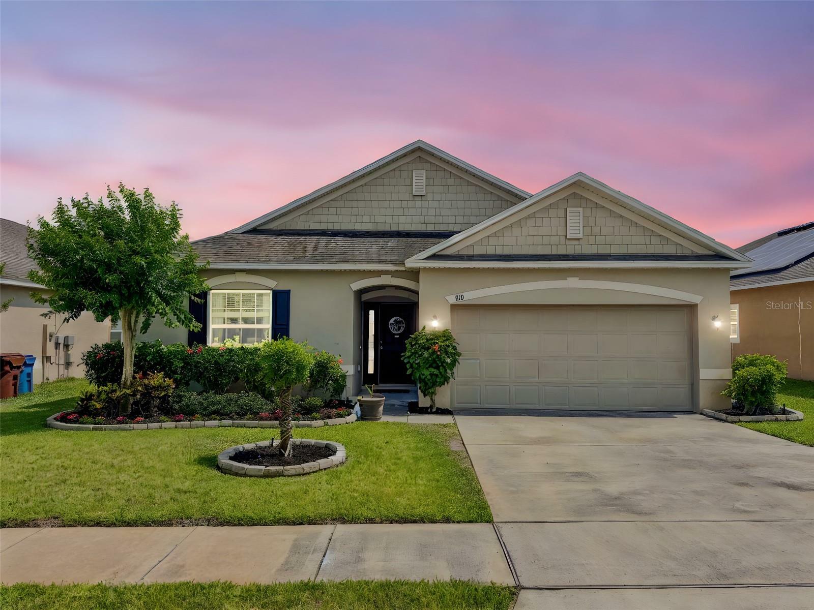 Property Photo: 810 Jefferson Boulevard FL 33844
