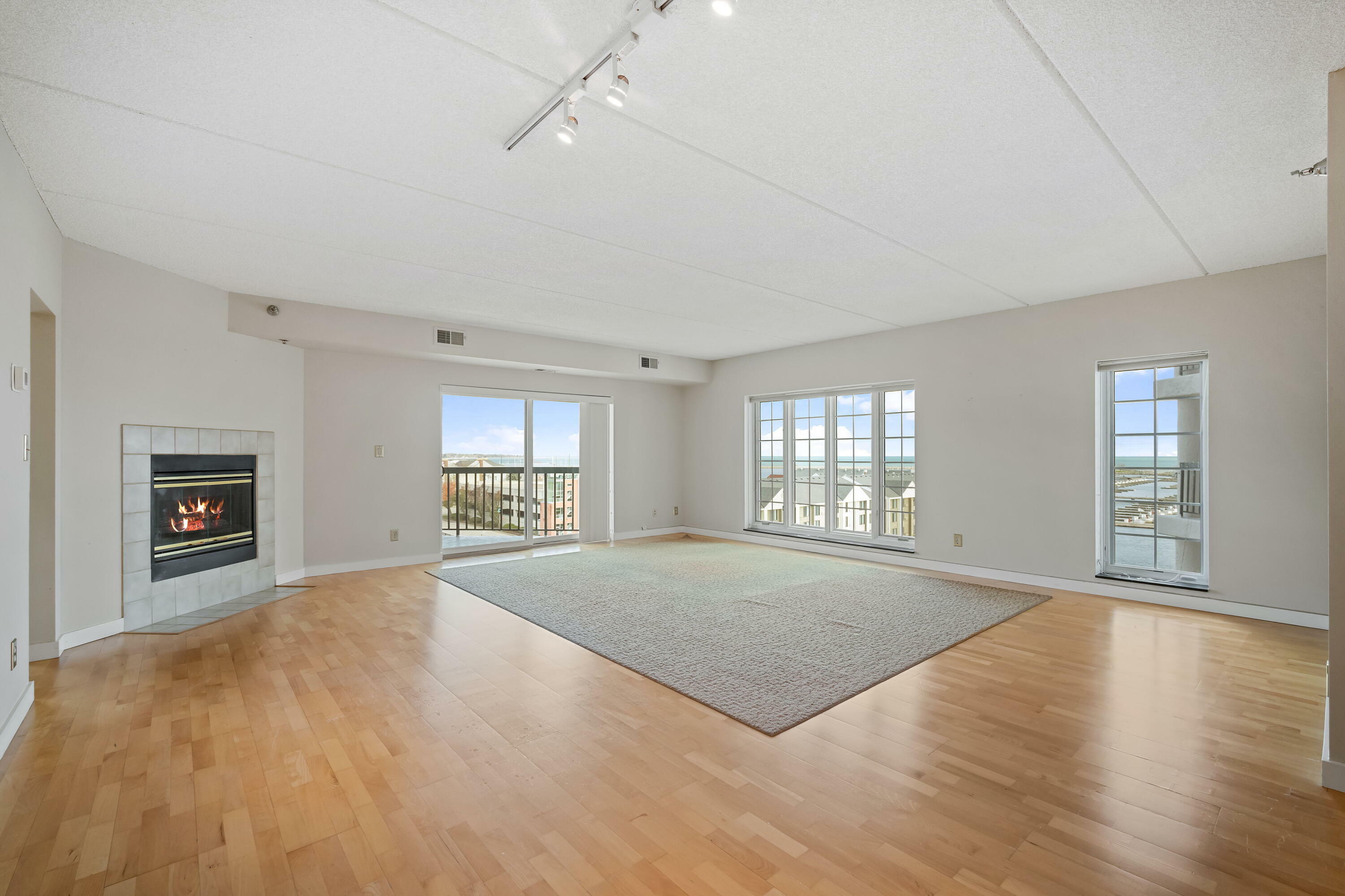 Property Photo: 333 Lake Ave 502 WI 53403