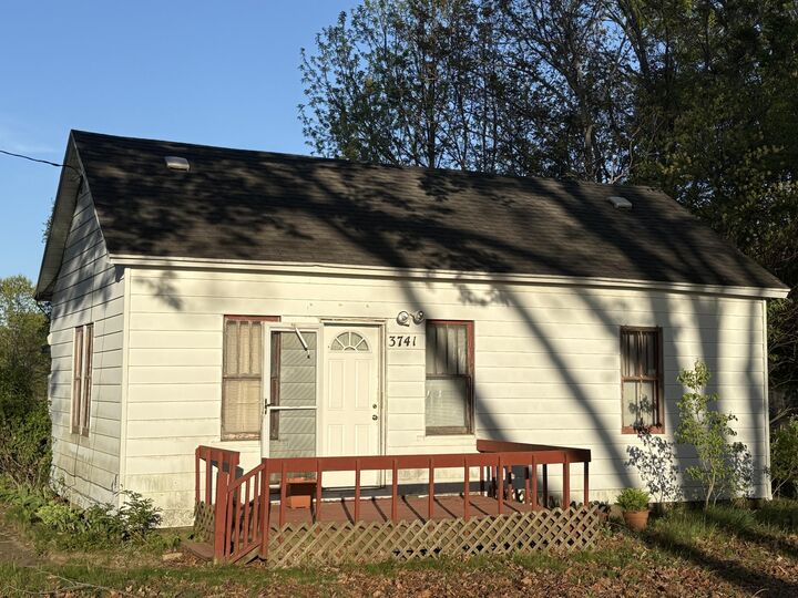 3741 Riverside Rd  Benton Harbor MI 49022 photo