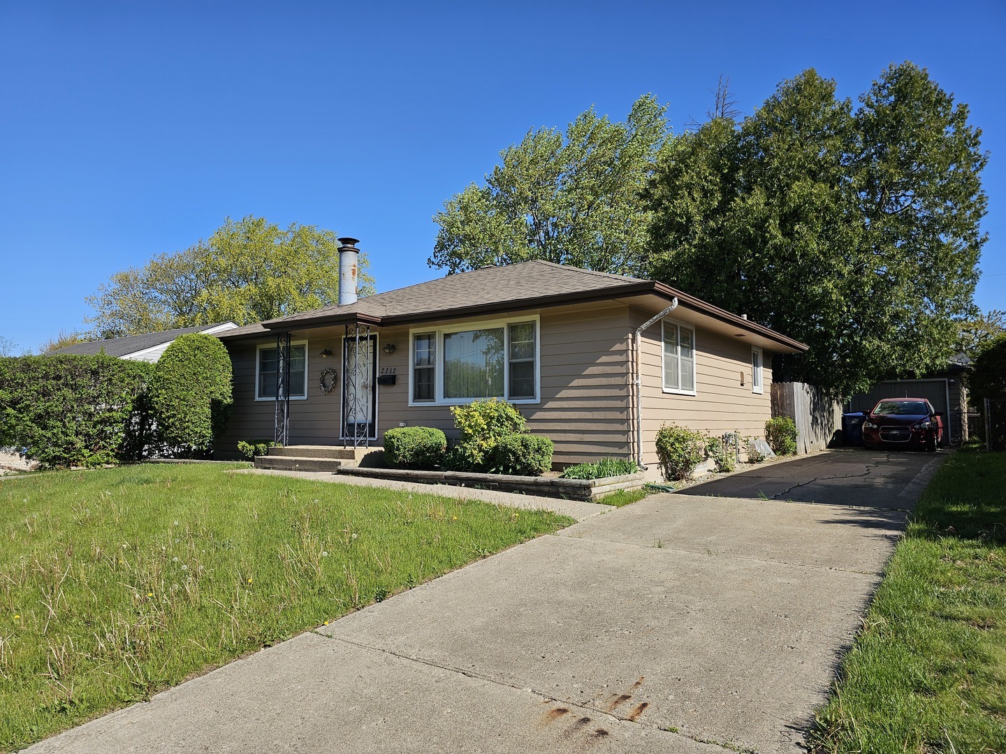 Property Photo: 2712 W Grove Avenue W IL 60085