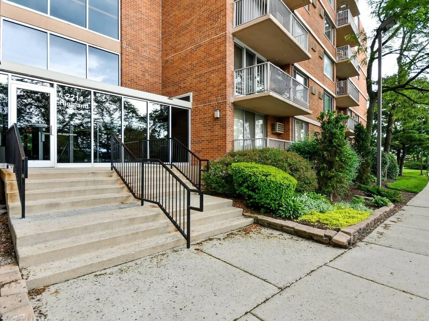 2211 S Highland Avenue 1B  Lombard IL 60148 photo