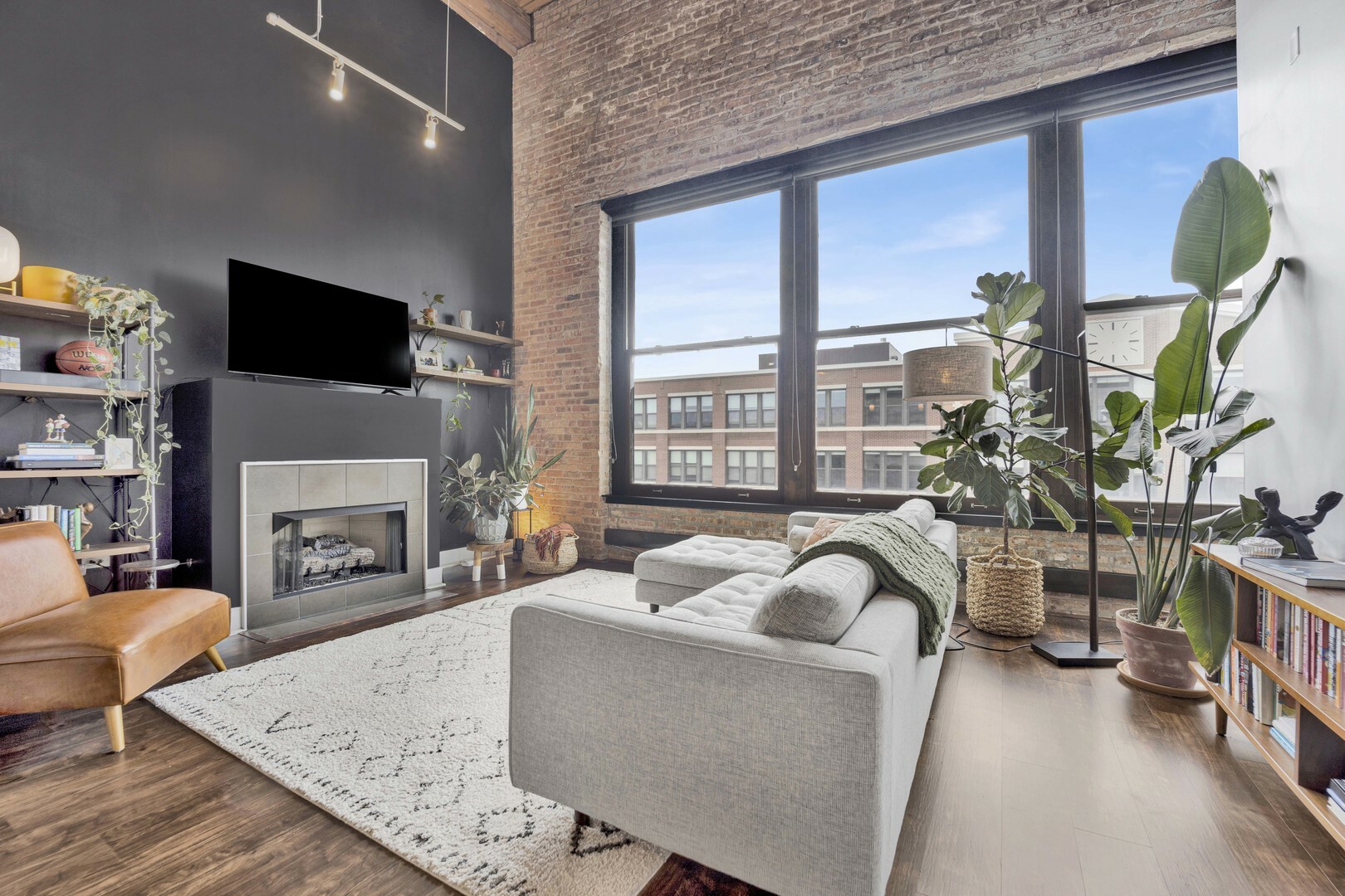 Property Photo: 2303 S Michigan Avenue 507 IL 60616