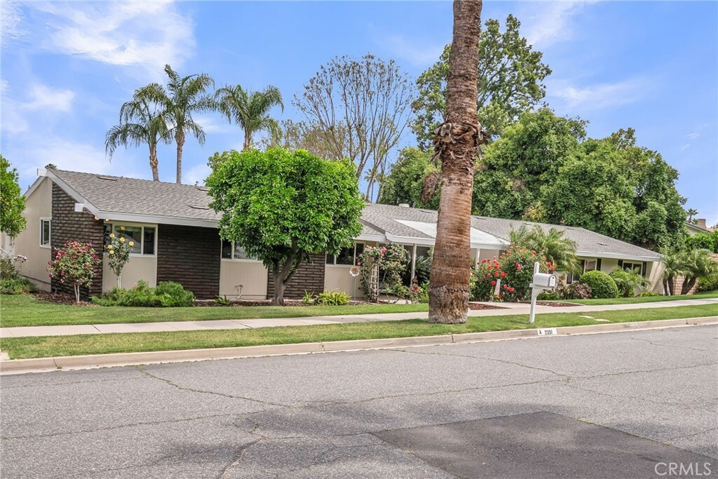 Property Photo: 2201 Archdale Street CA 92506