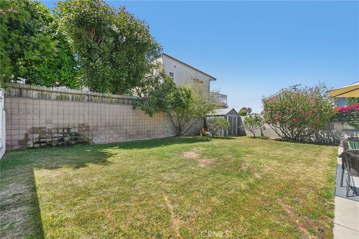 Property Photo: 1120 9th Street CA 90254