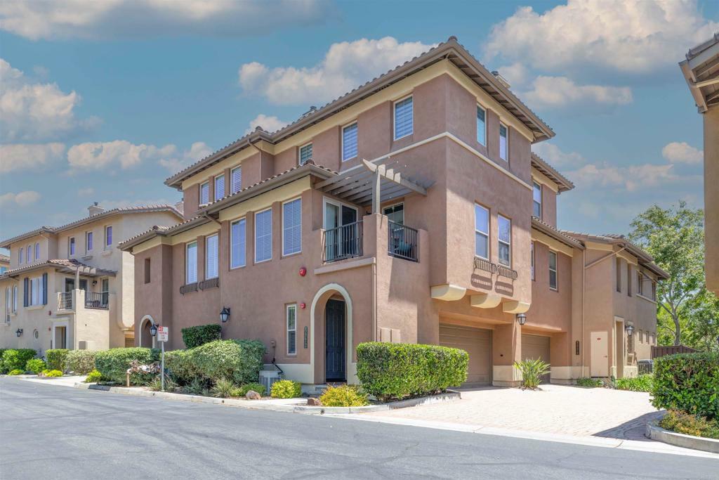 Property Photo: 2772 Piantino Circle CA 92108