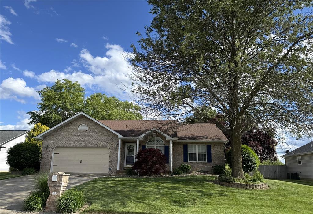 Property Photo:  113 Fairway Drive  IL 62062 