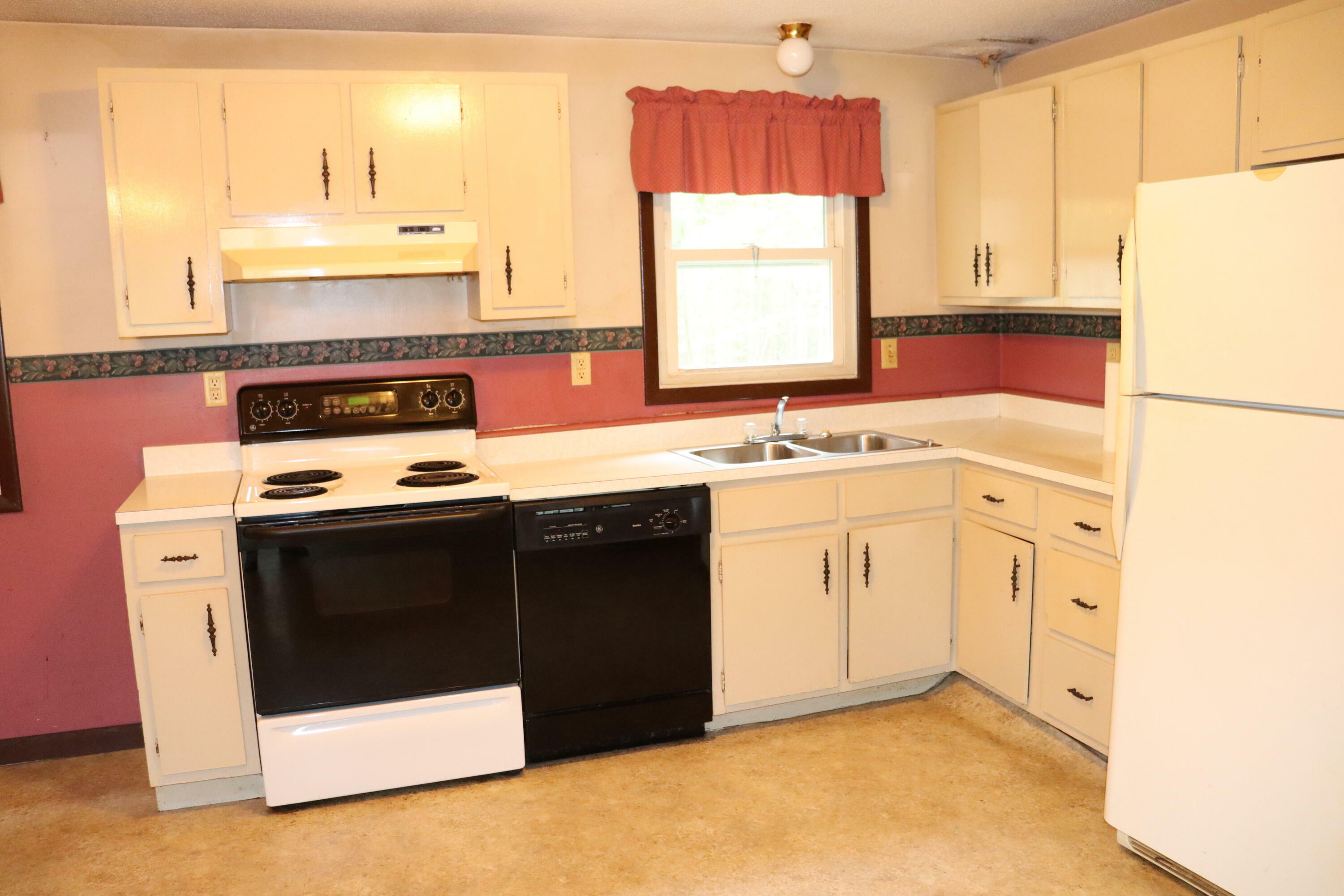 Property Photo: 113 Pleasant Street ME 04441
