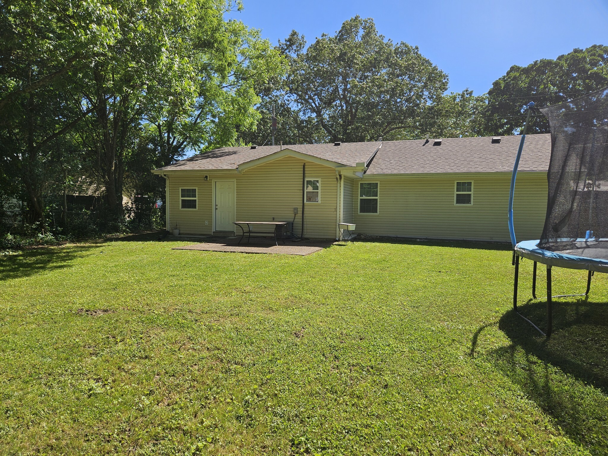 Property Photo: 107 Gentry St TN 37388