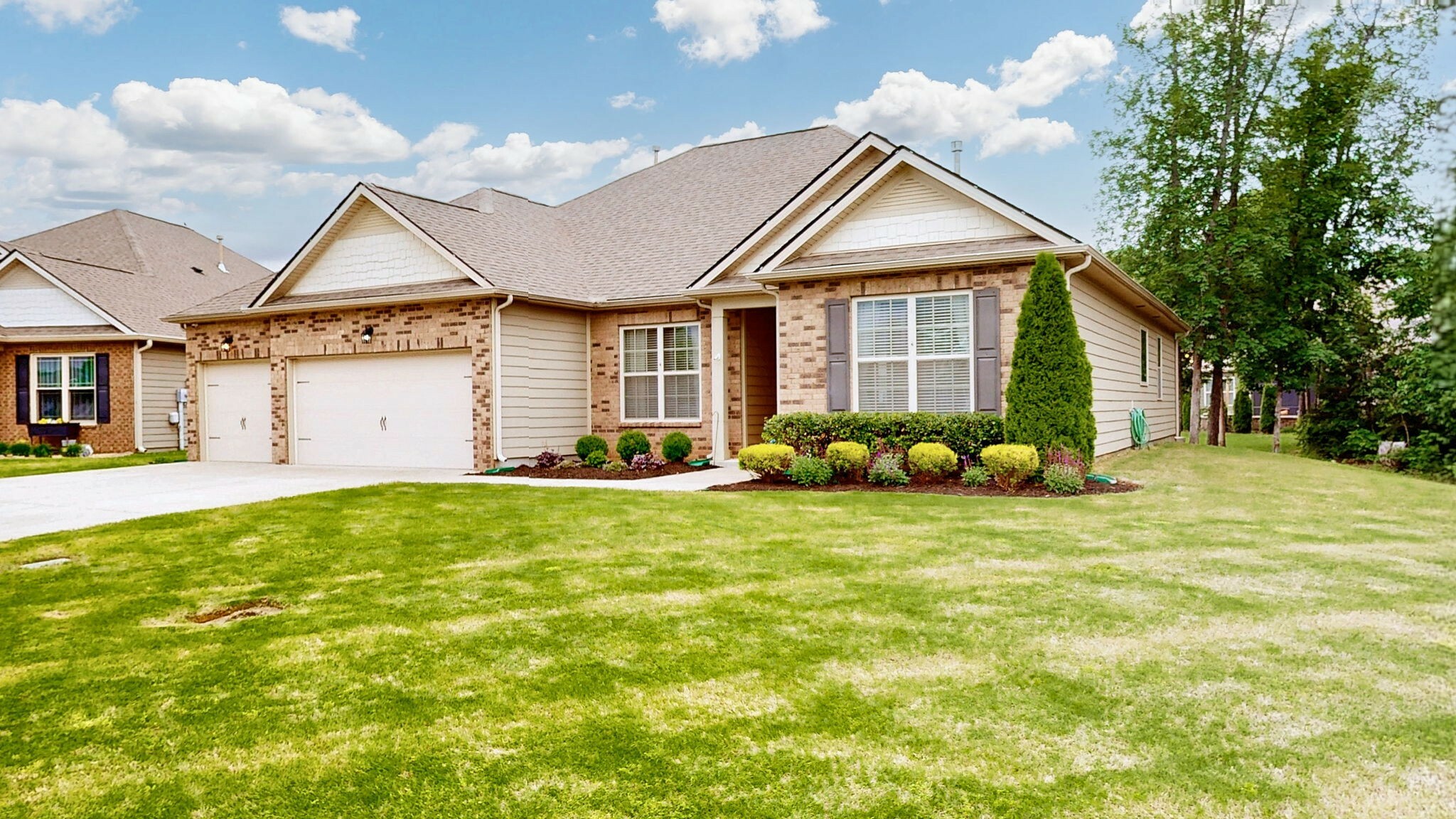 Property Photo: 6614 Floral Ct TN 37128