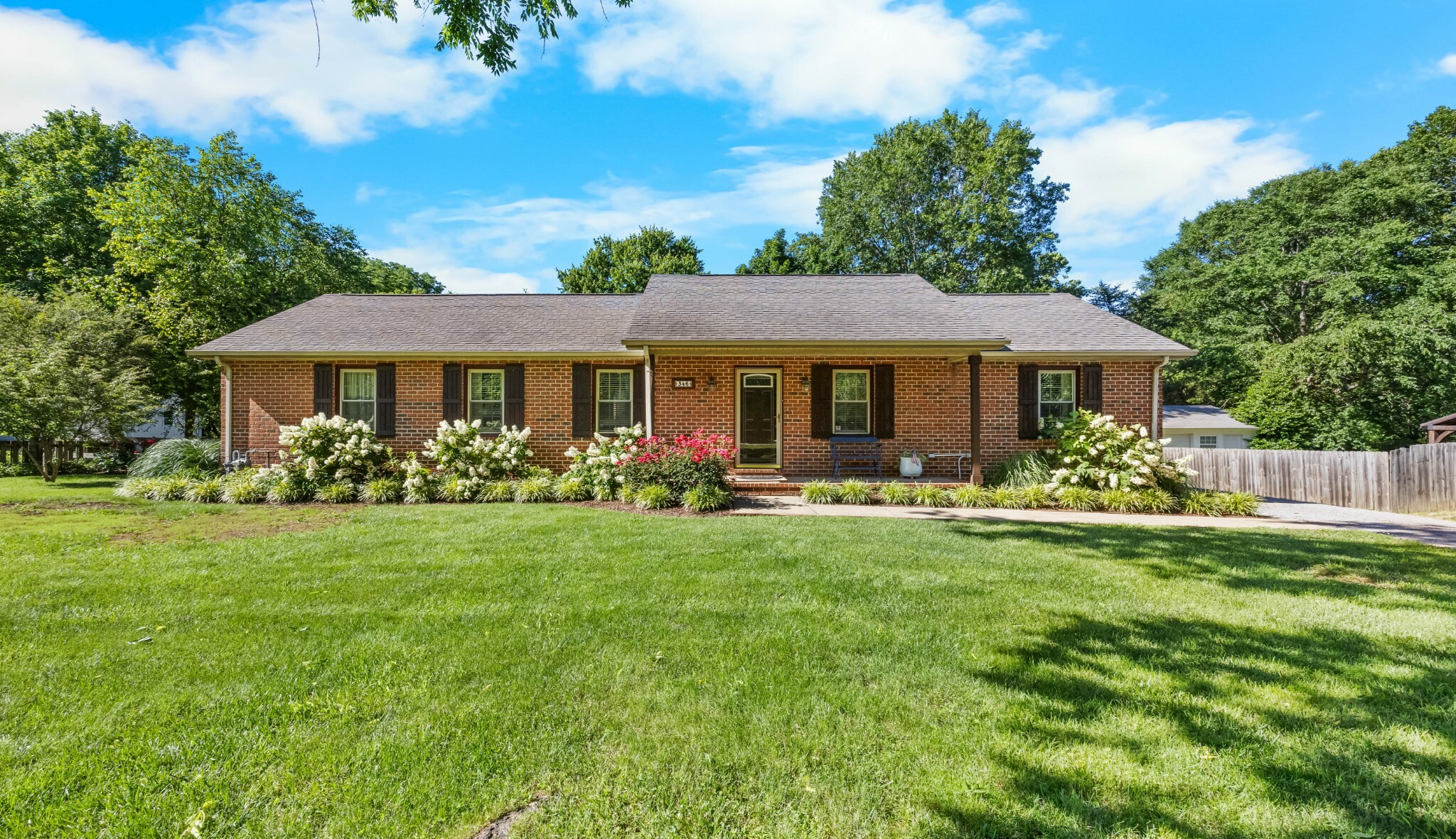 Property Photo:  346 Lynnford Drive  TN 37128 