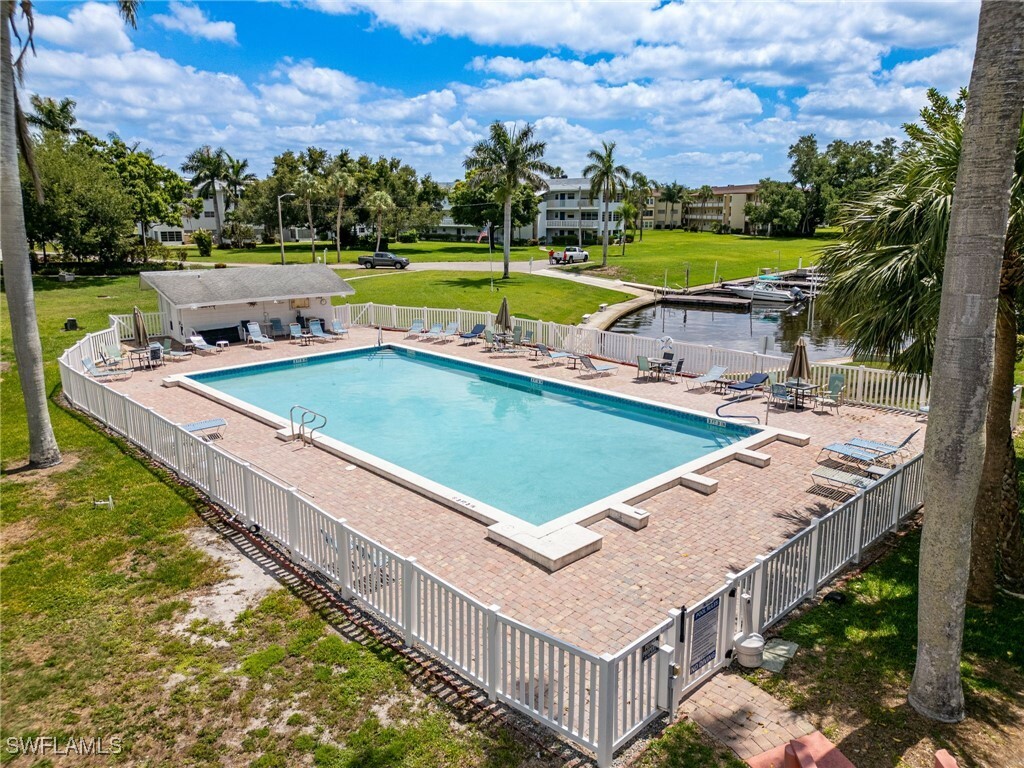Property Photo: 1415 Tropic Terrace 1415 FL 33903