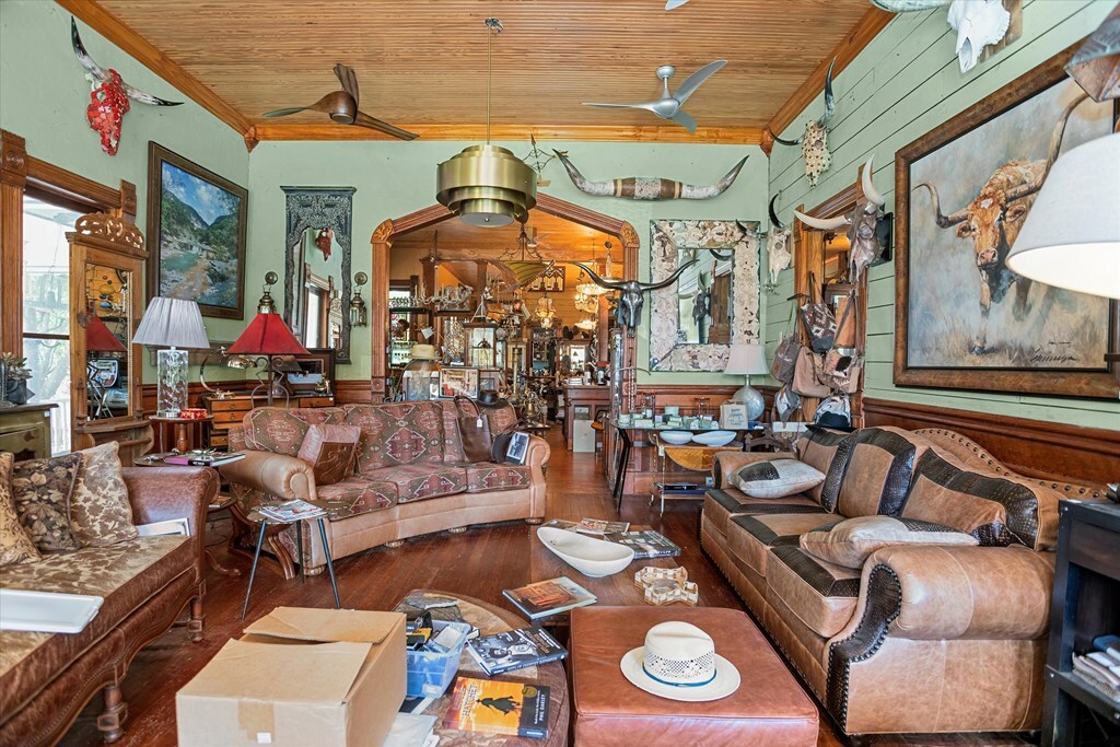 Property Photo: 310 N Mound St. TX 75961