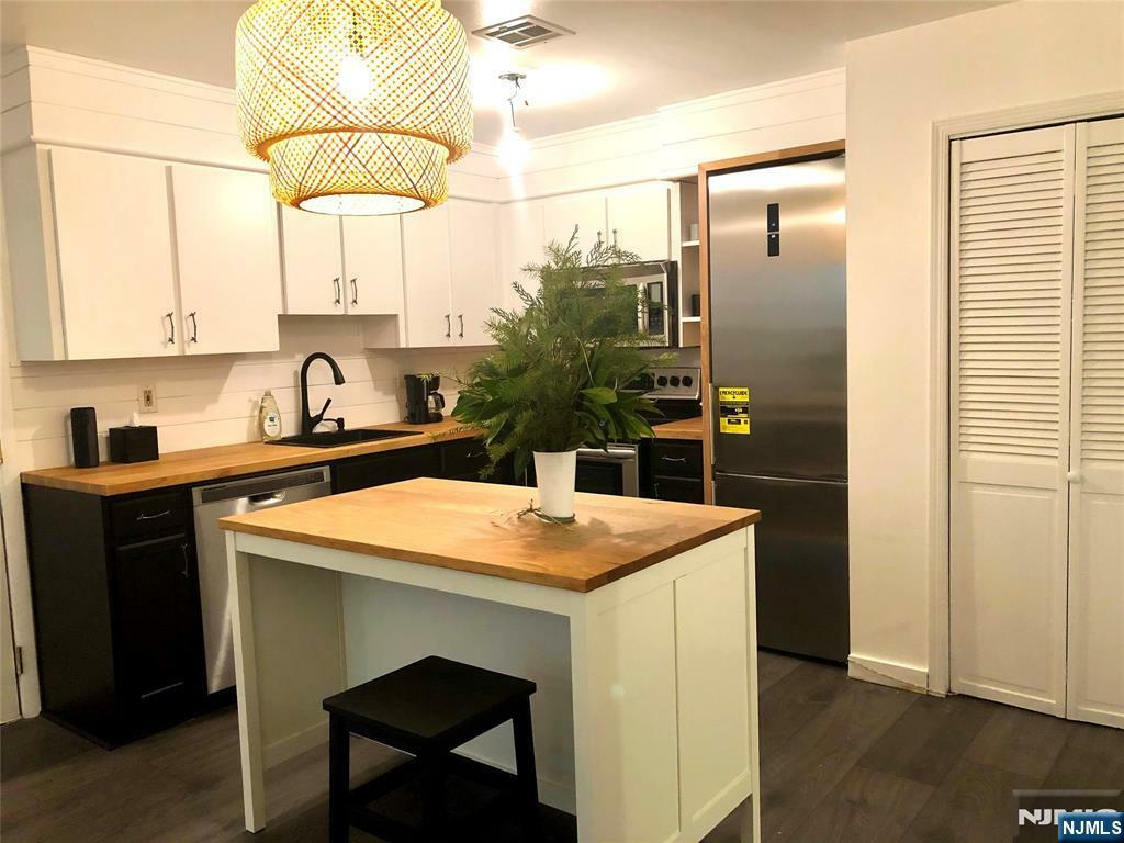 Property Photo: 41 Fairmount Avenue 9B NJ 07601