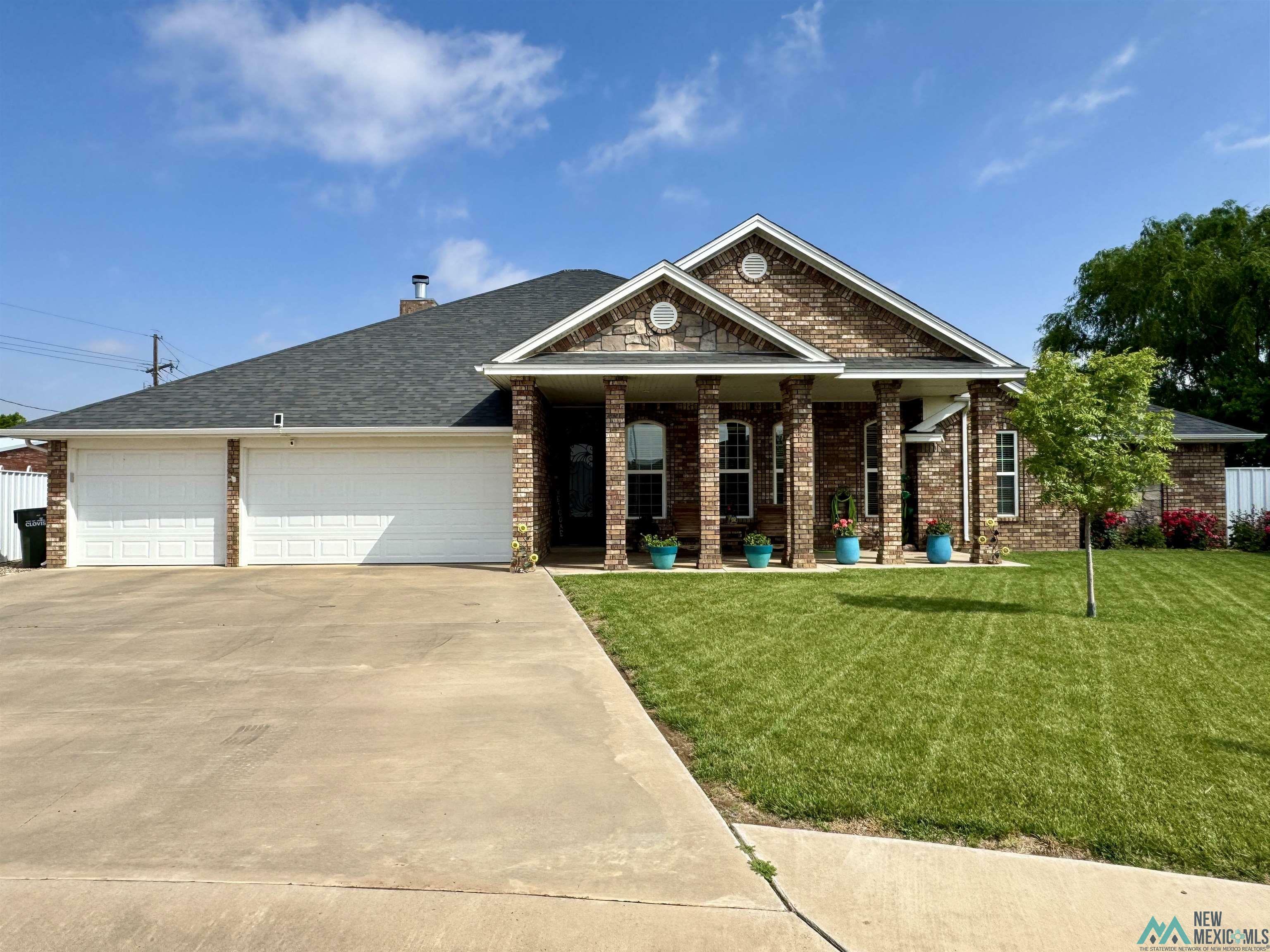 Property Photo: 704 Providence Circle NM 88101