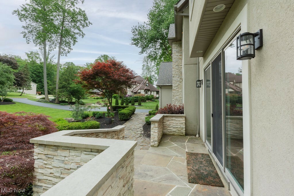 Property Photo: 7255 Ledgewood Drive OH 44094