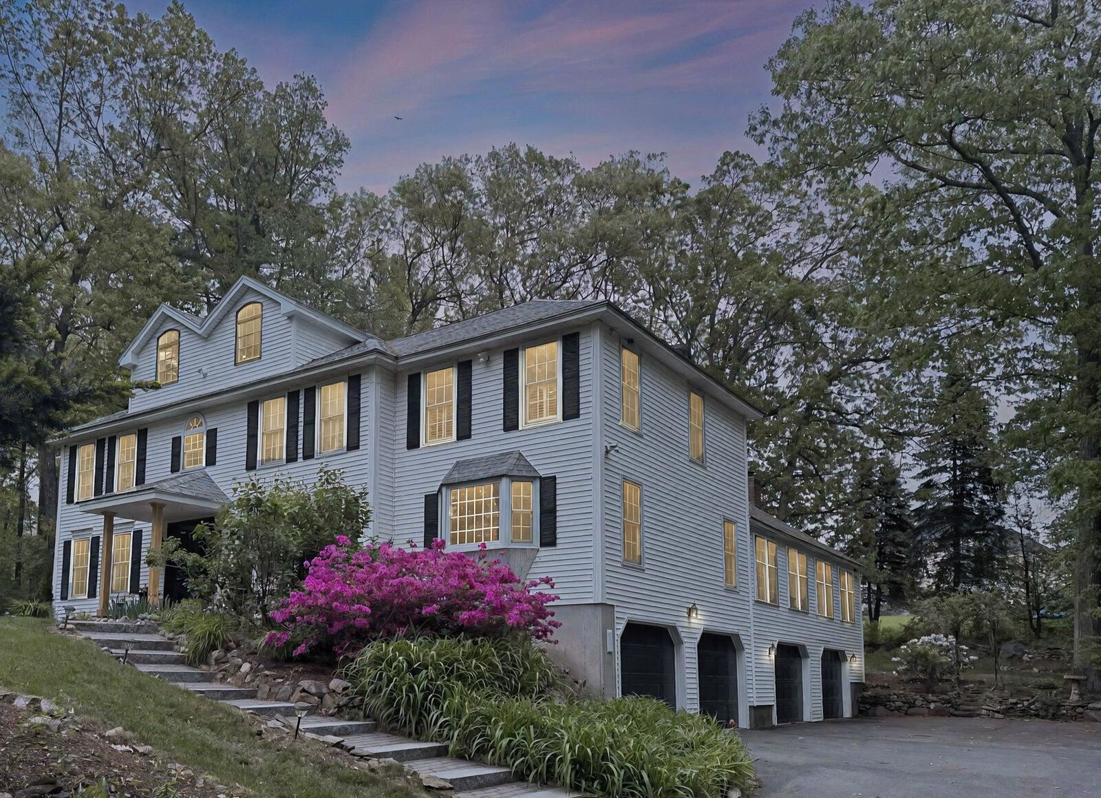 Property Photo: 4 Rockwood Lane NH 03053