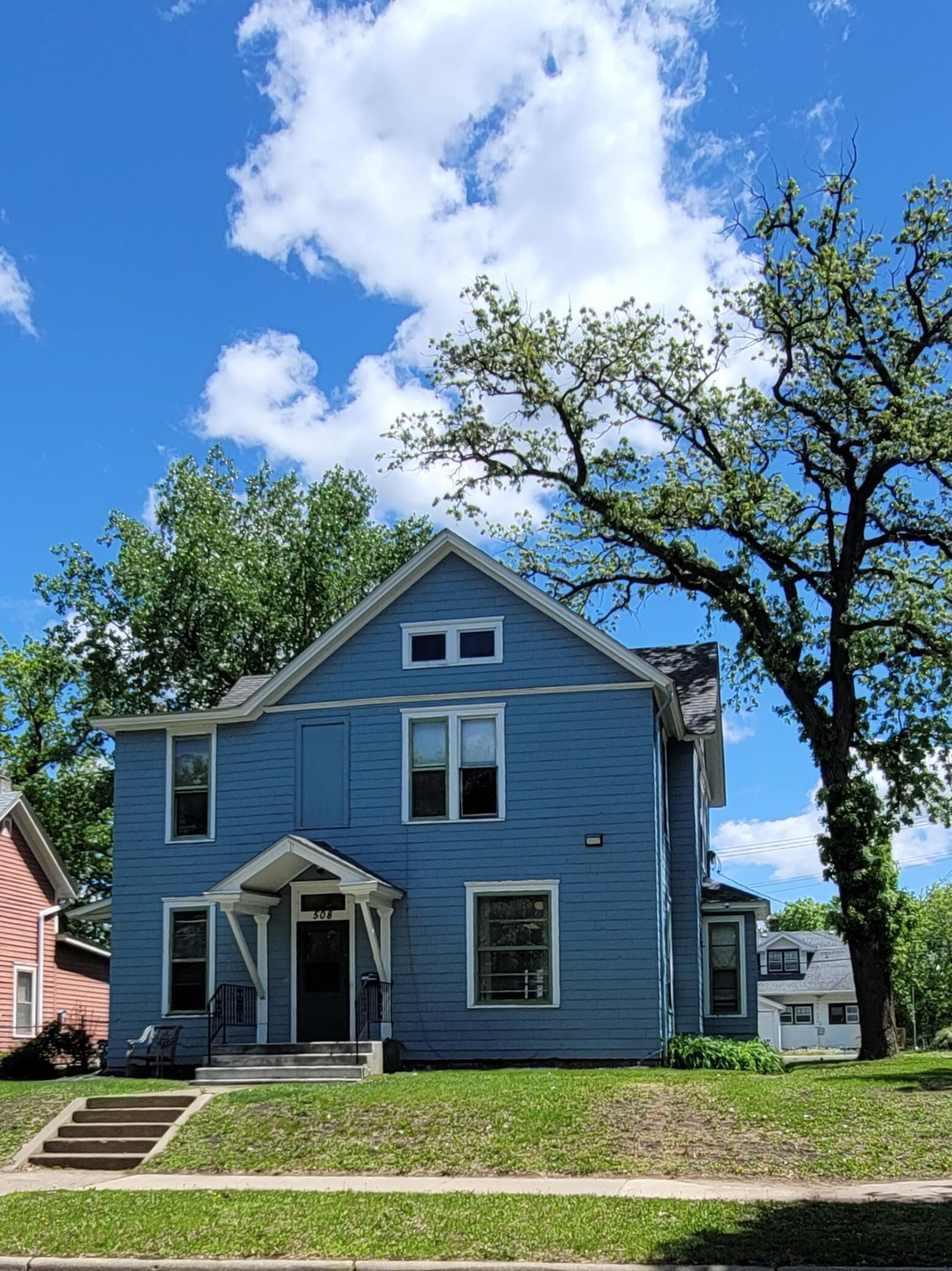 Property Photo:  508 6th Avenue S  MN 56301 