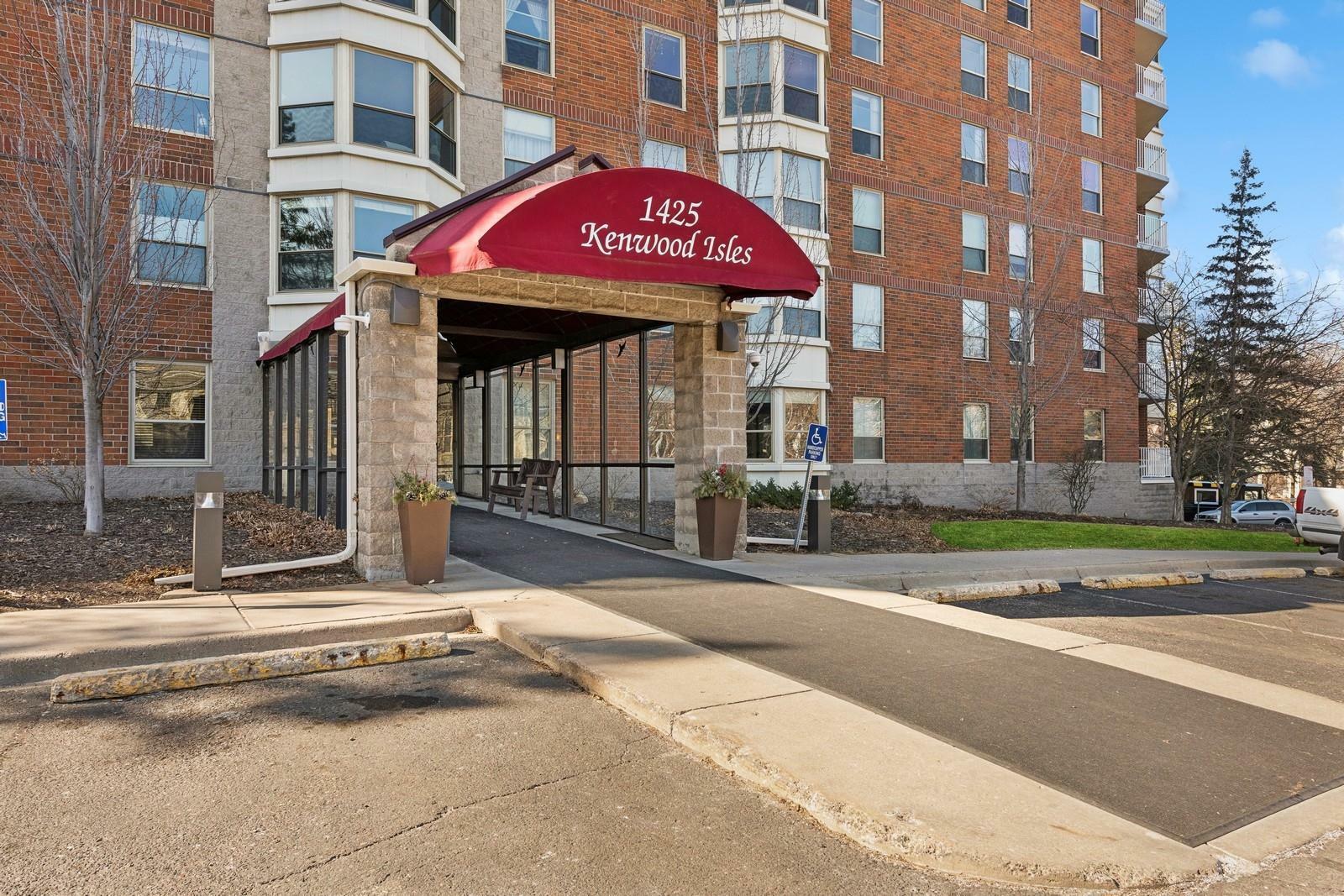 Property Photo: 1425 W 28th Street 519 MN 55408