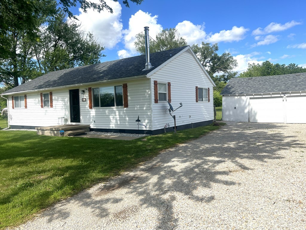 Property Photo: 704 2nd Street MO 64679