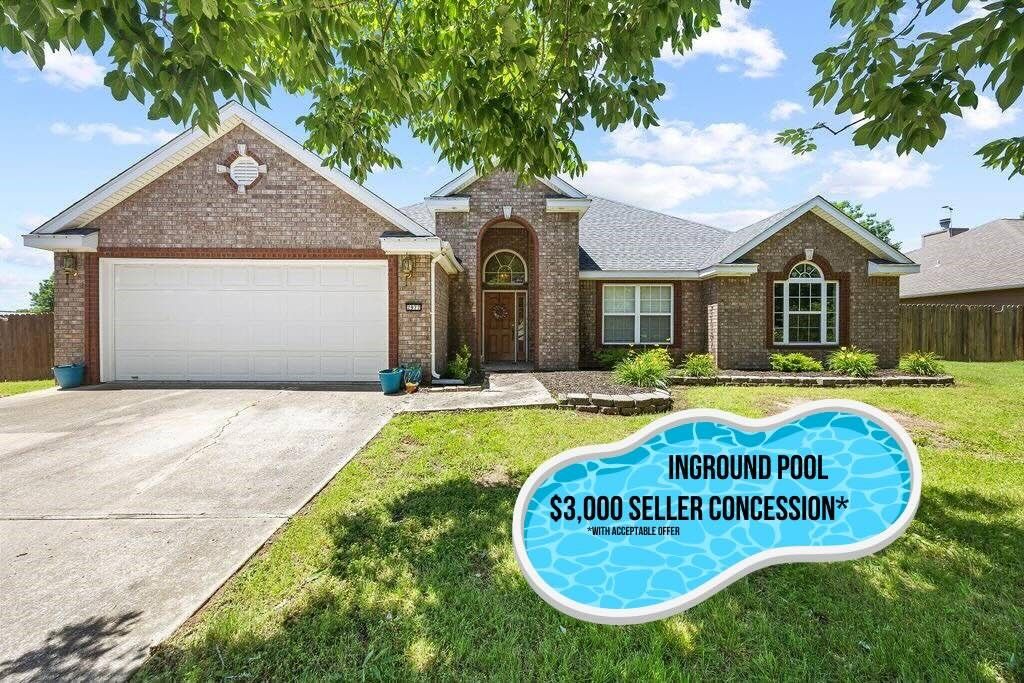 Property Photo:  2977 Quartz Drive  AR 72704 