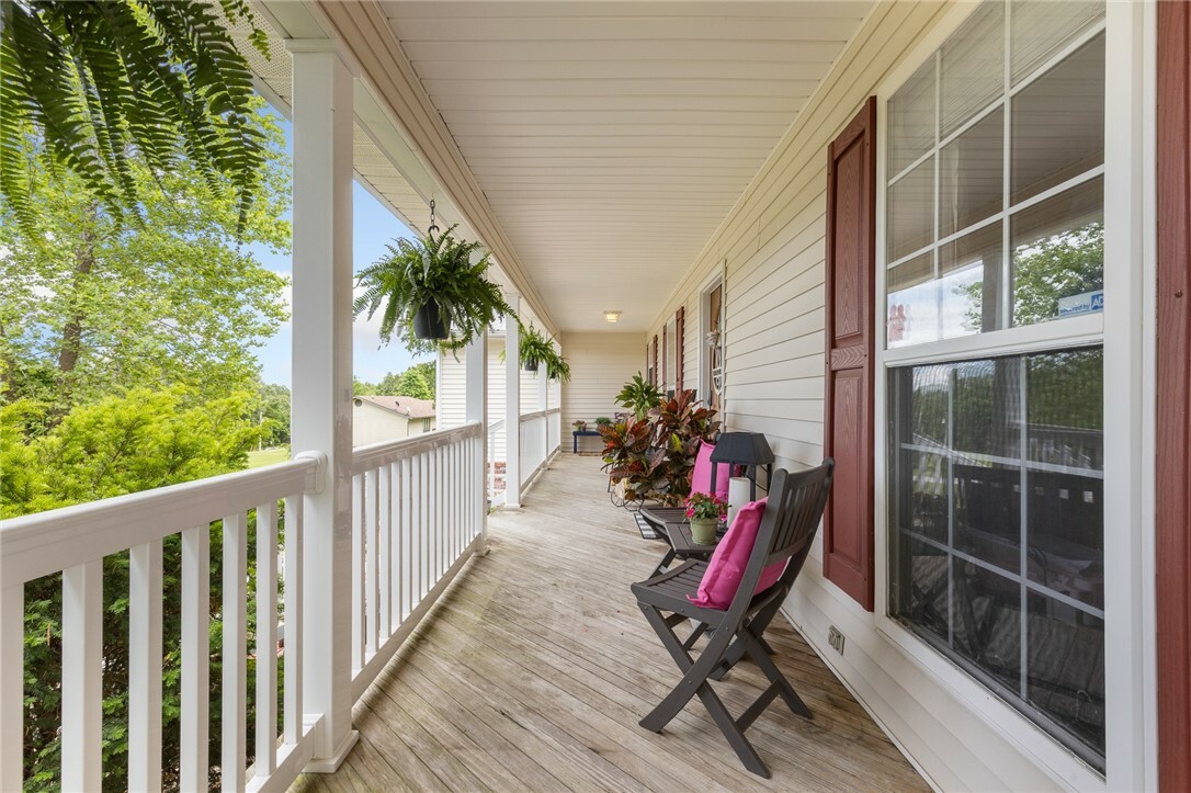 Property Photo:  1525 Meadow Court  AR 72638 