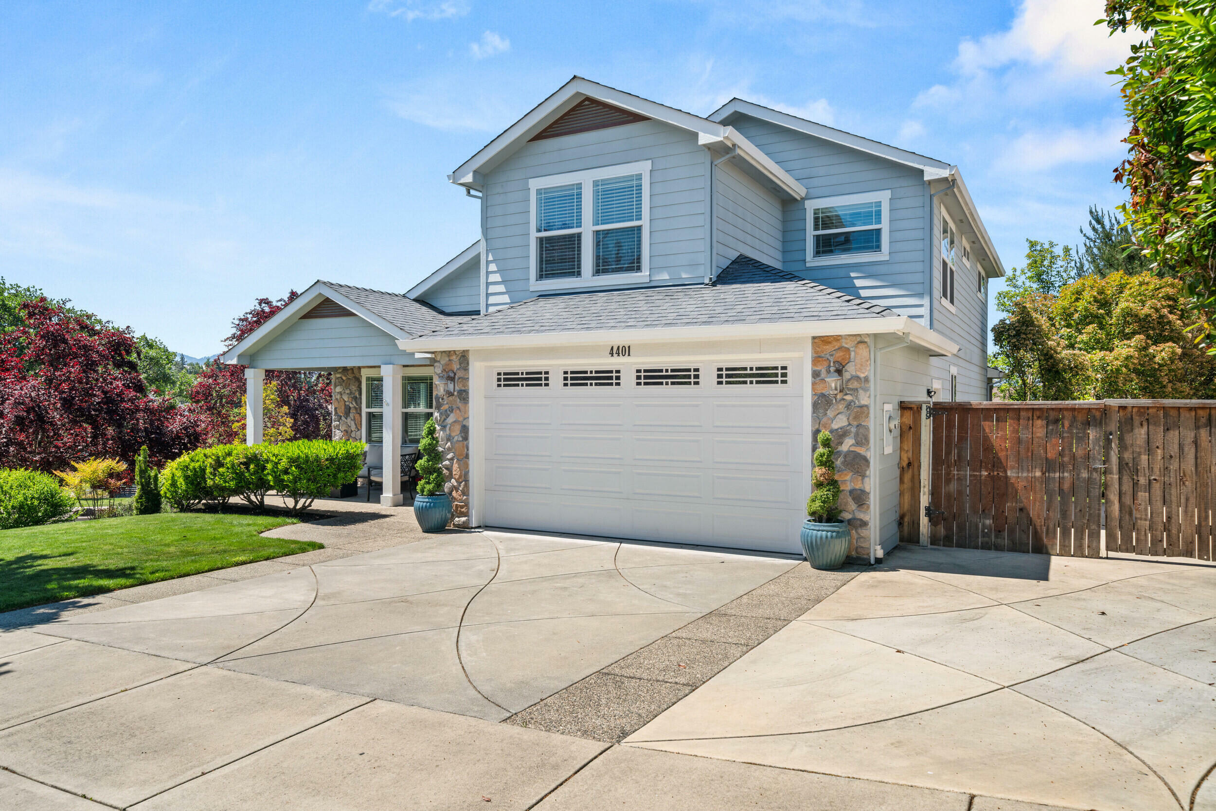 Property Photo: 4401 Park Ridge Drive OR 97504