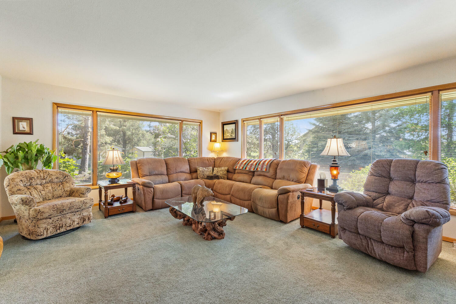 Property Photo: 1550 SW Quartz Avenue OR 97756