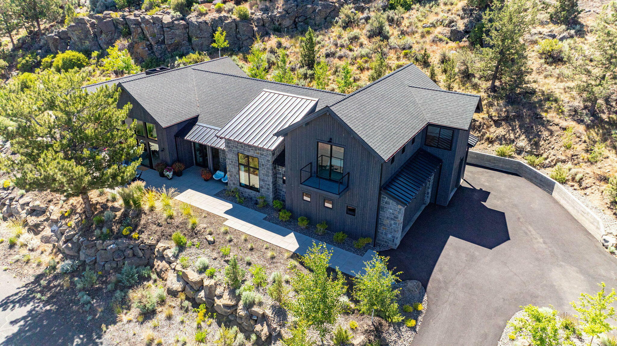 Property Photo: 20355 Arrowhead Drive OR 97703